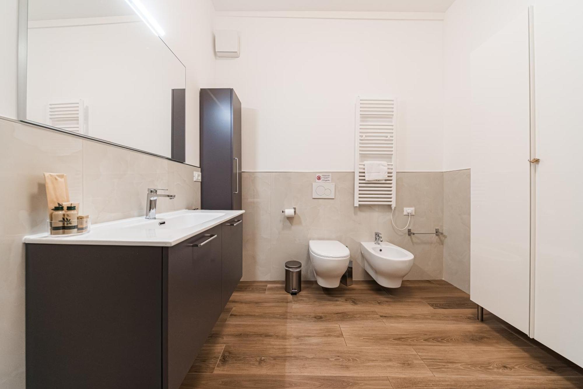 New - Venturini Suites In Bologna Centre Buitenkant foto